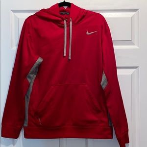 Red men’s nike hoodie medium therma-fit